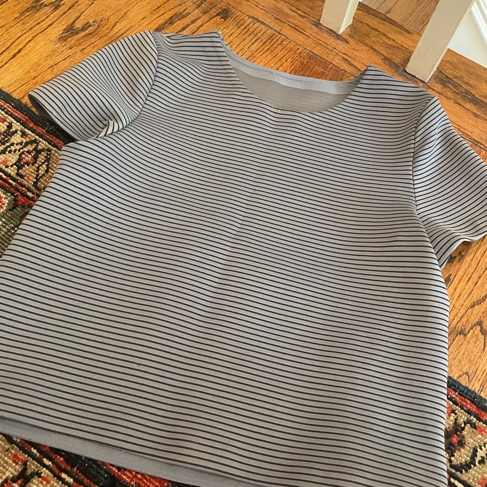 Lululemon workout top!
